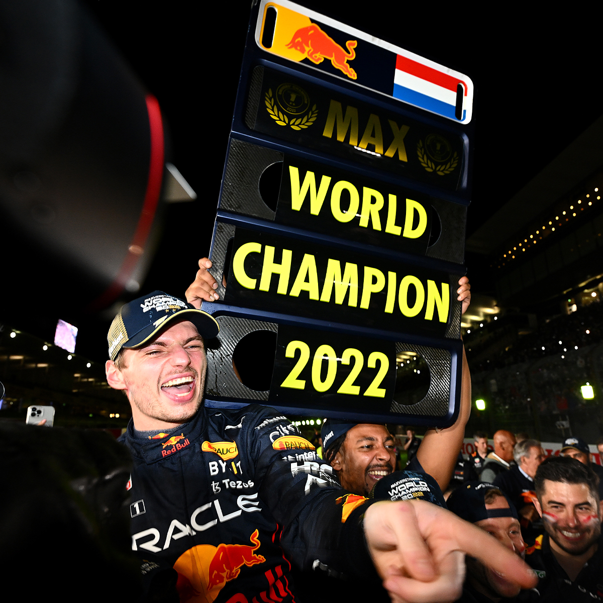 1:18 RB18 Wereldkampioen Max Verstappen 2022 - Schaalmodel - Red Bull Racing